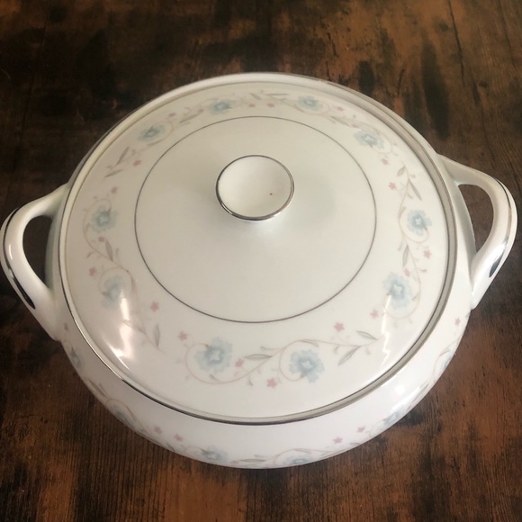 Vintage Japan English Garden 1221 Fine China Round Serving Dish with Lid - Picture 2 of 11